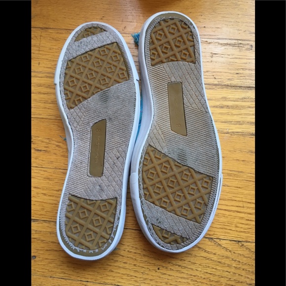 Blue Fin Shoes - Picture 4 of 6